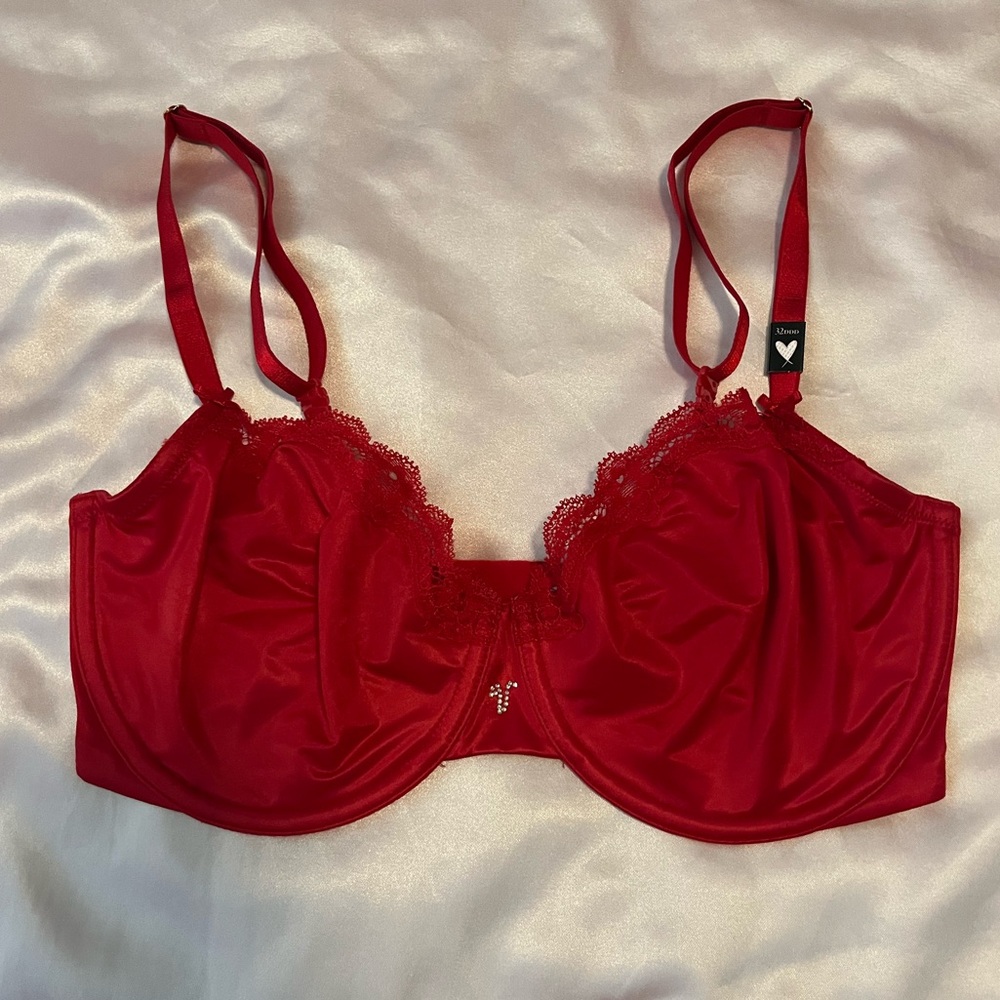 Victoria’s Secret Dream Angels Unlined Balconet Bra
